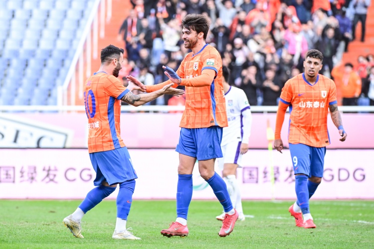 篮球数据库-记者：热身赛山东泰山2-2战平首尔FC，球队休假3日后前往广州冬训